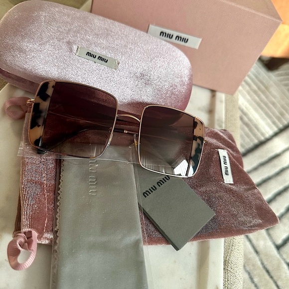 Miu Miu | MU 56VS Core Collection Sunglasses in Pink Gold/Pink Havana, Gradient - Picture 5 of 14